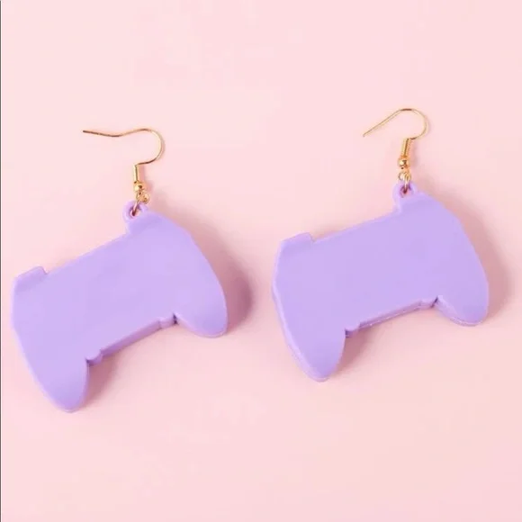 video game console long earrings - Picture 3 of 4
